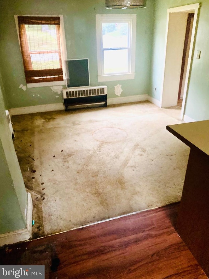 44 High St, West Deptford, NJ 08051