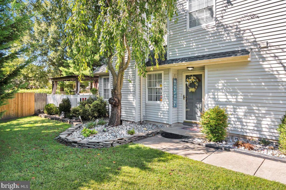 214 Foxboro Dr, Aura, NJ 08028-3004