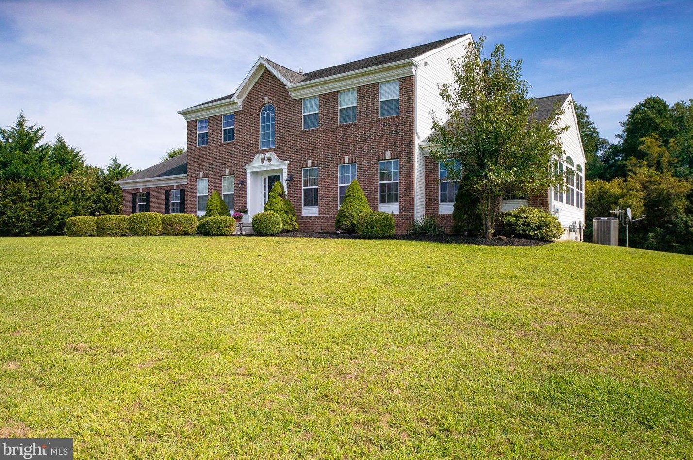 13 Victoria Dr, Auburn, NJ 08085