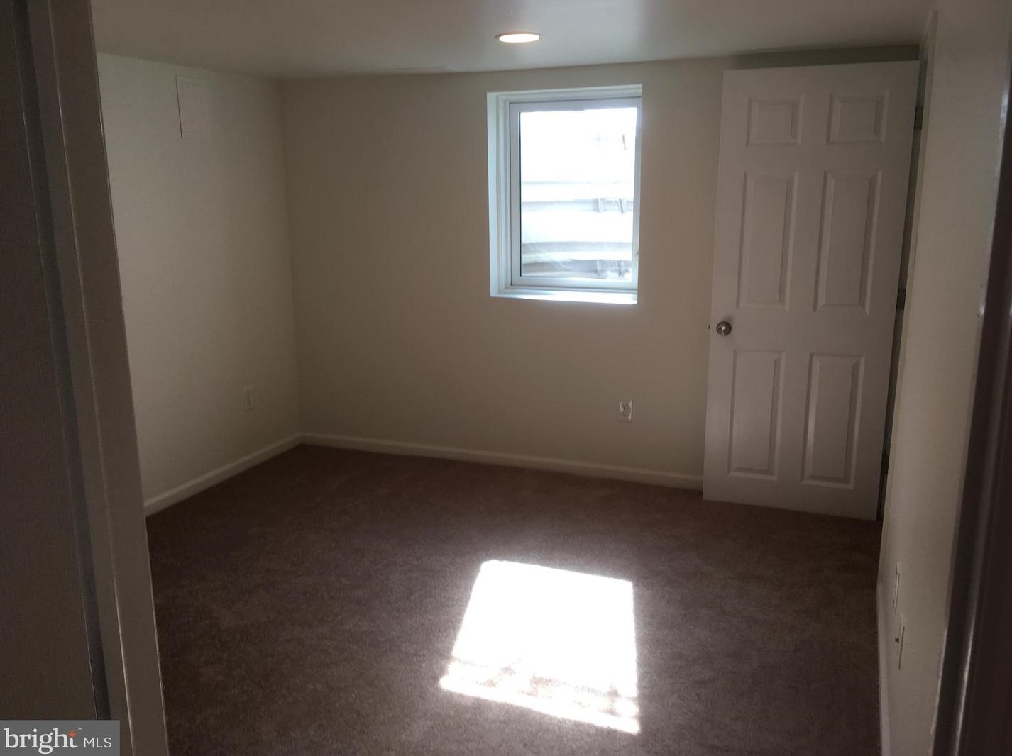 120 Green Ave, Aura, NJ 08028