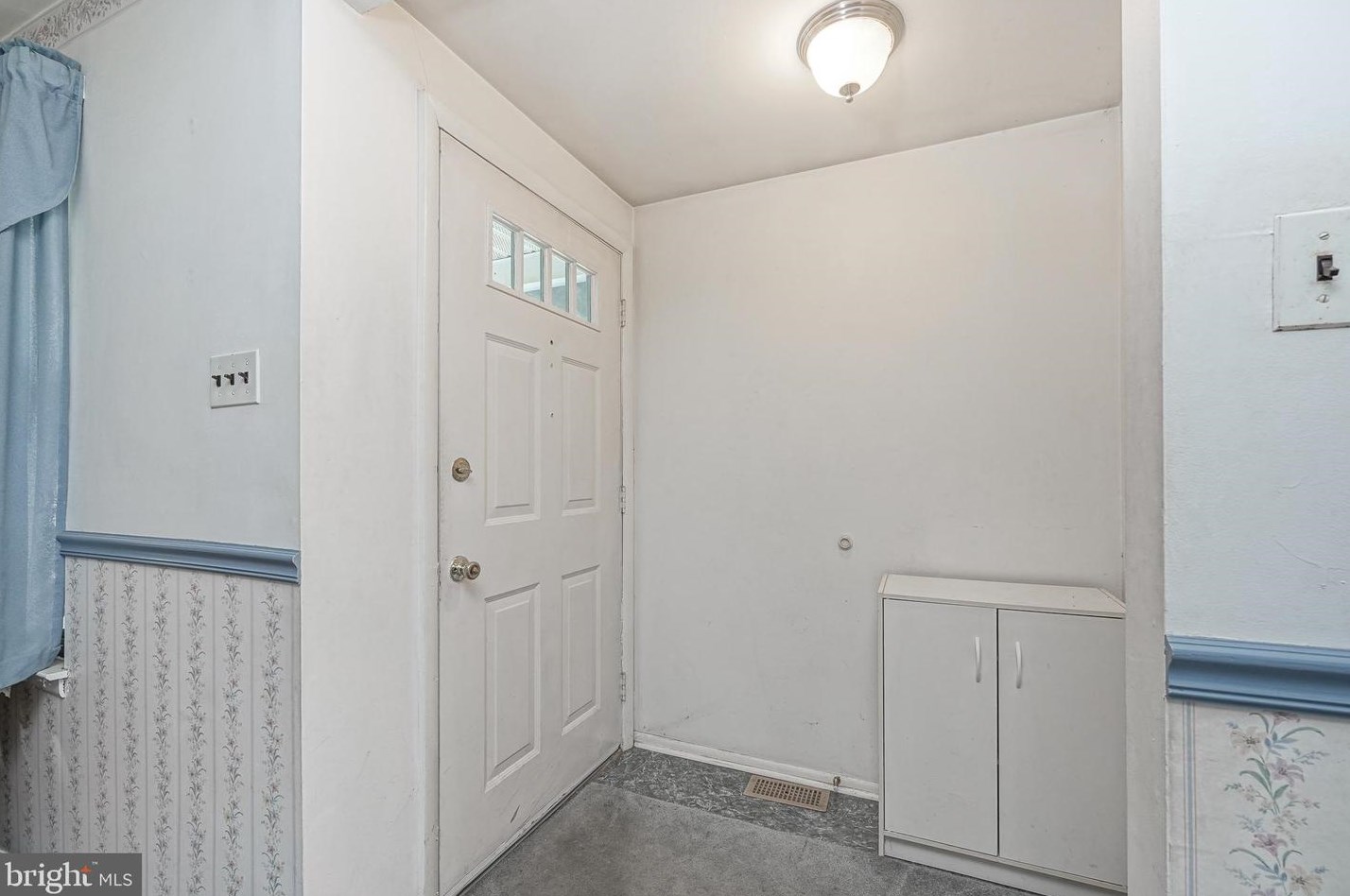 233 Leona Ct, West Deptford, NJ 08096