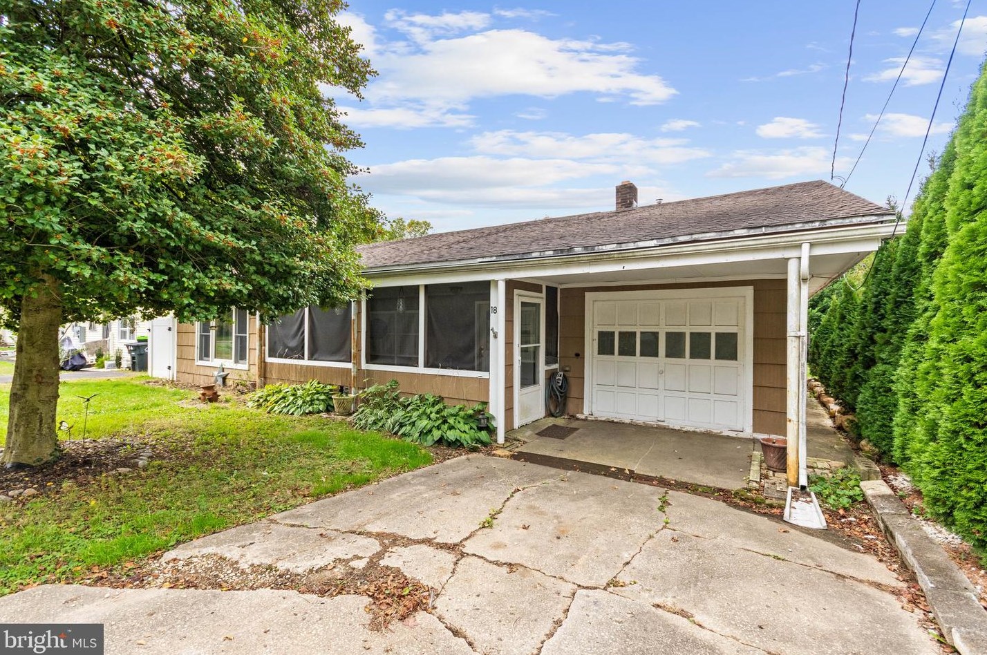 18 Maple Ave, Newfield, NJ 08344
