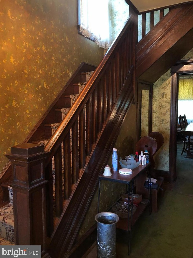 313 Elm Ave, West Deptford, NJ 08097