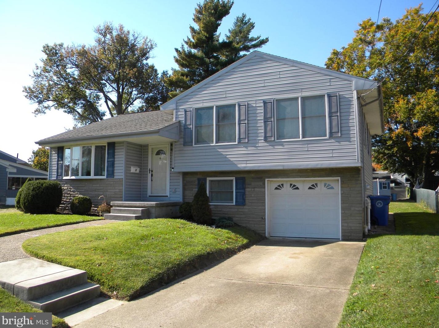 60 Holly Dr West, West Deptford, NJ 08096