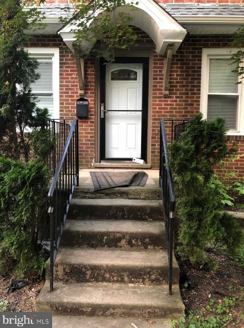 112 W Buck St, West Deptford, NJ 08066