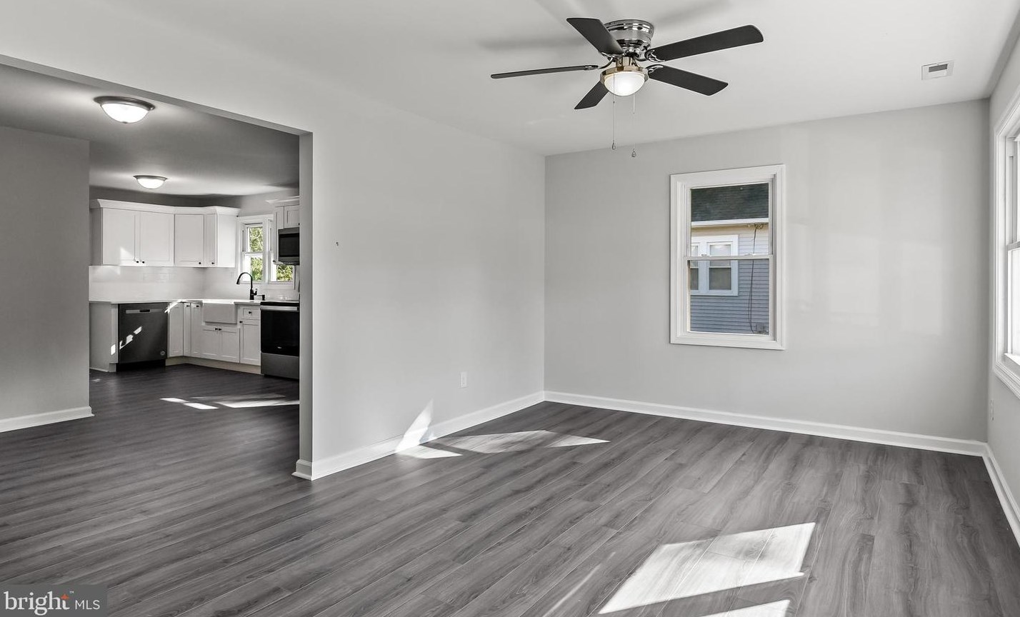 347 N Broad St, Clayton, NJ 08312