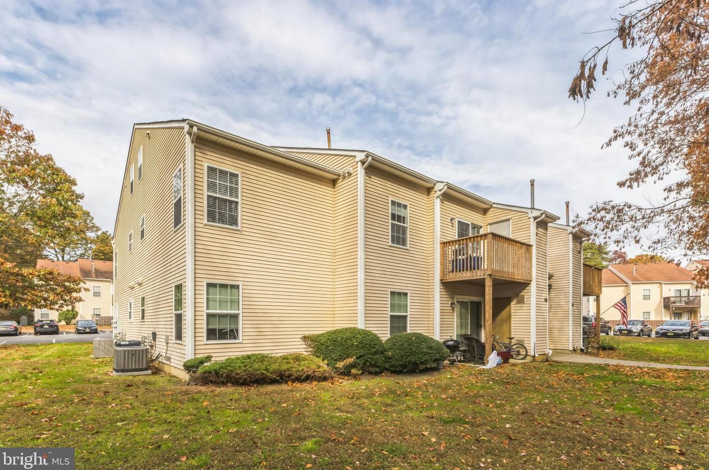 1237 Tristram Cir, West Deptford, NJ 08051