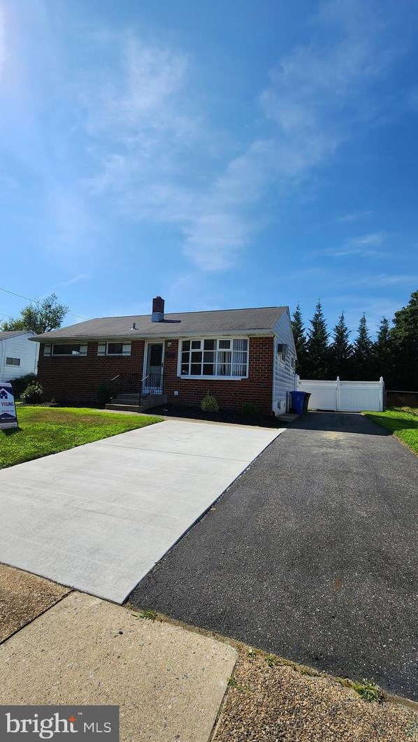 13 Wilson Ave, Aura, NJ 08028
