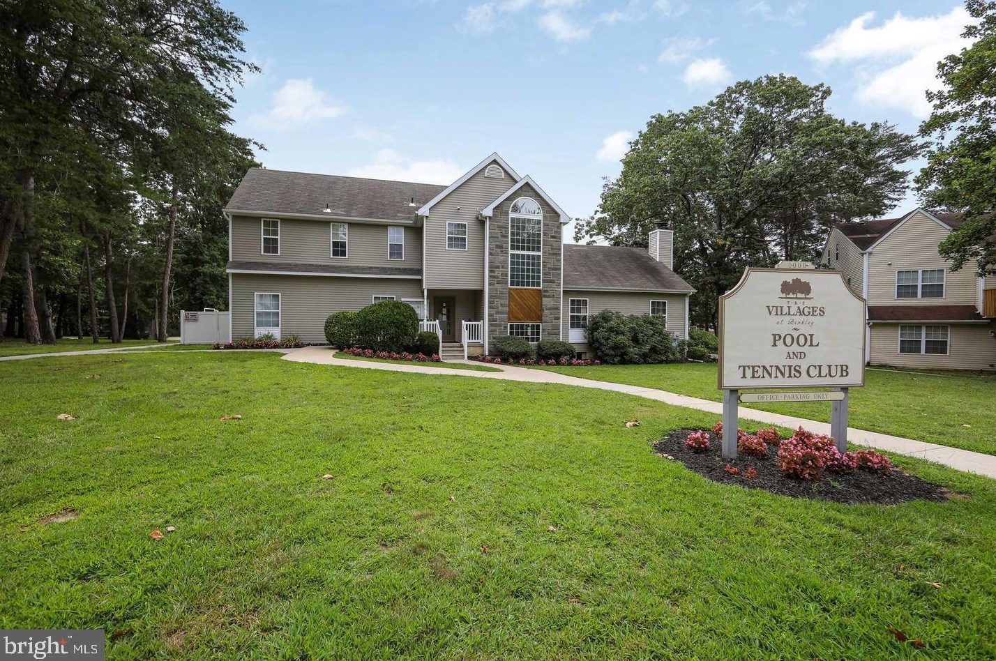 1063 Tristram Cir, West Deptford, NJ 08051