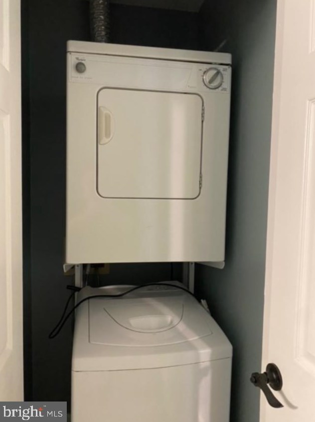 1244 Tristram Cir, West Deptford, NJ 08051