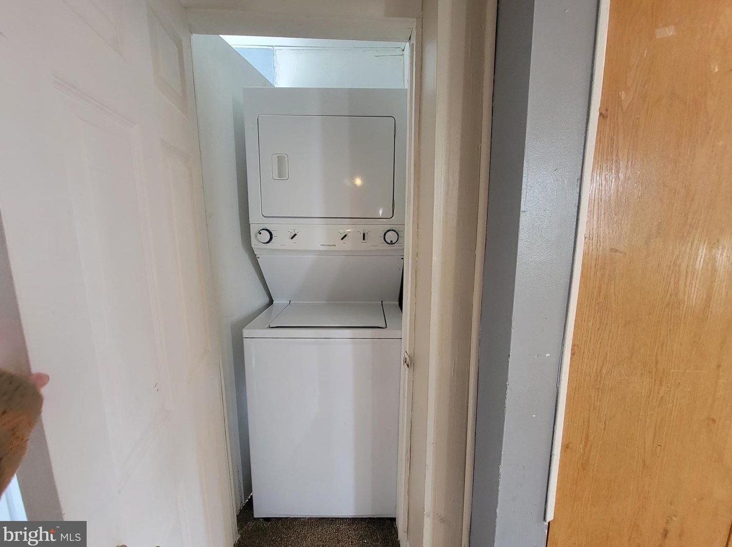 104 Market Pl, Aura NJ 08028-1407 exterior