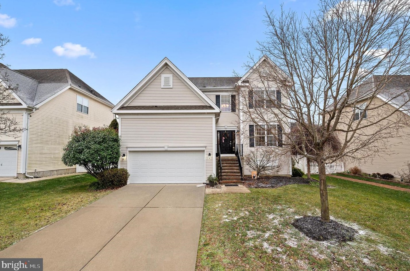 803 Kensington Dr, West Deptford, NJ 08086-3817