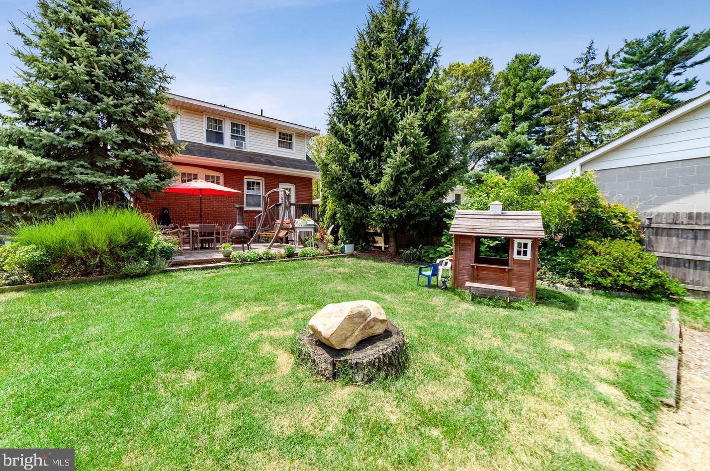 219 Villanova Rd, Aura, NJ 08028