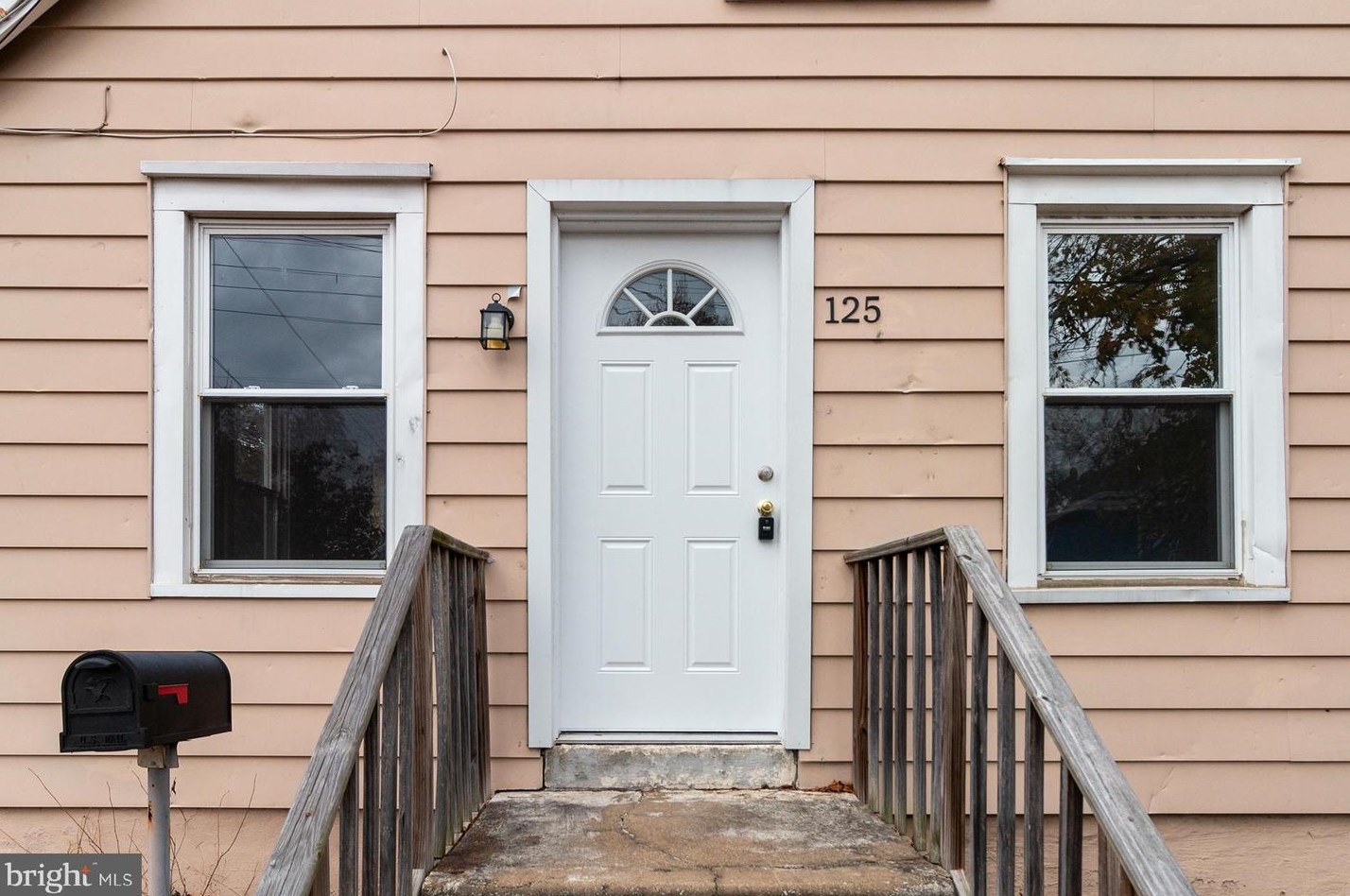 125 W Monroe St, West Deptford, NJ 08066