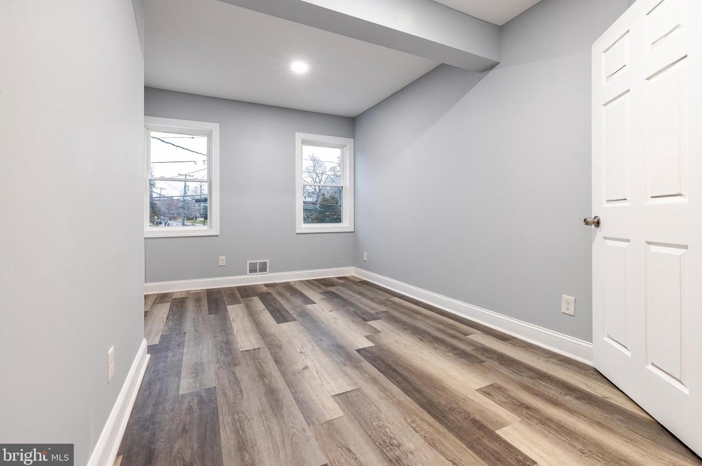 75 Cooper St #b, West Deptford, NJ 08096