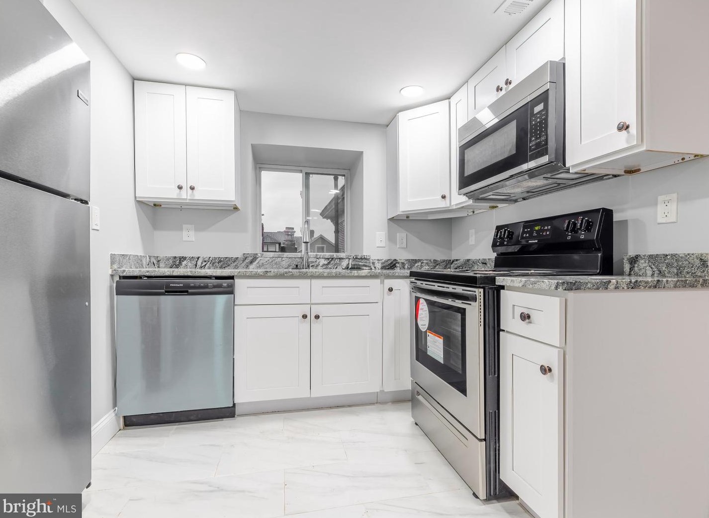 75 Cooper St #c, West Deptford, NJ 08096