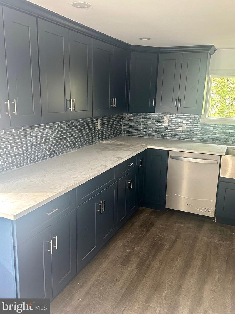 529 Queen St, West Deptford, NJ 08096