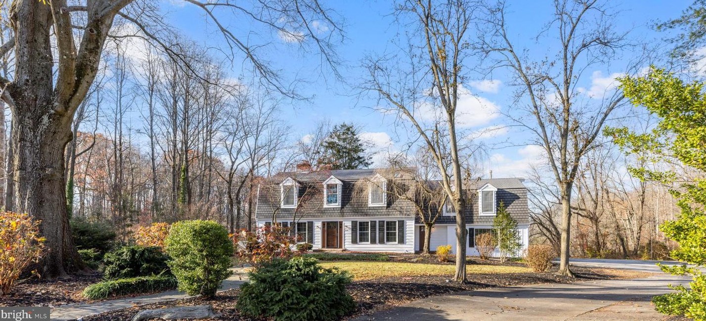 1300 Vallee Dr, West Deptford, NJ 08096