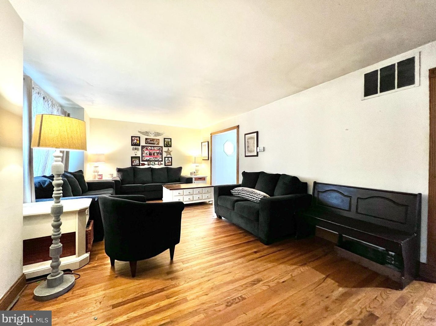 115 Lakeside Dr, Aura, NJ 08028