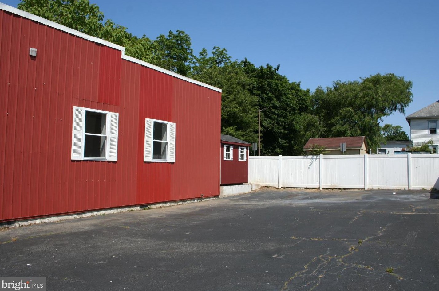17 W Center St, Clayton, NJ 08312