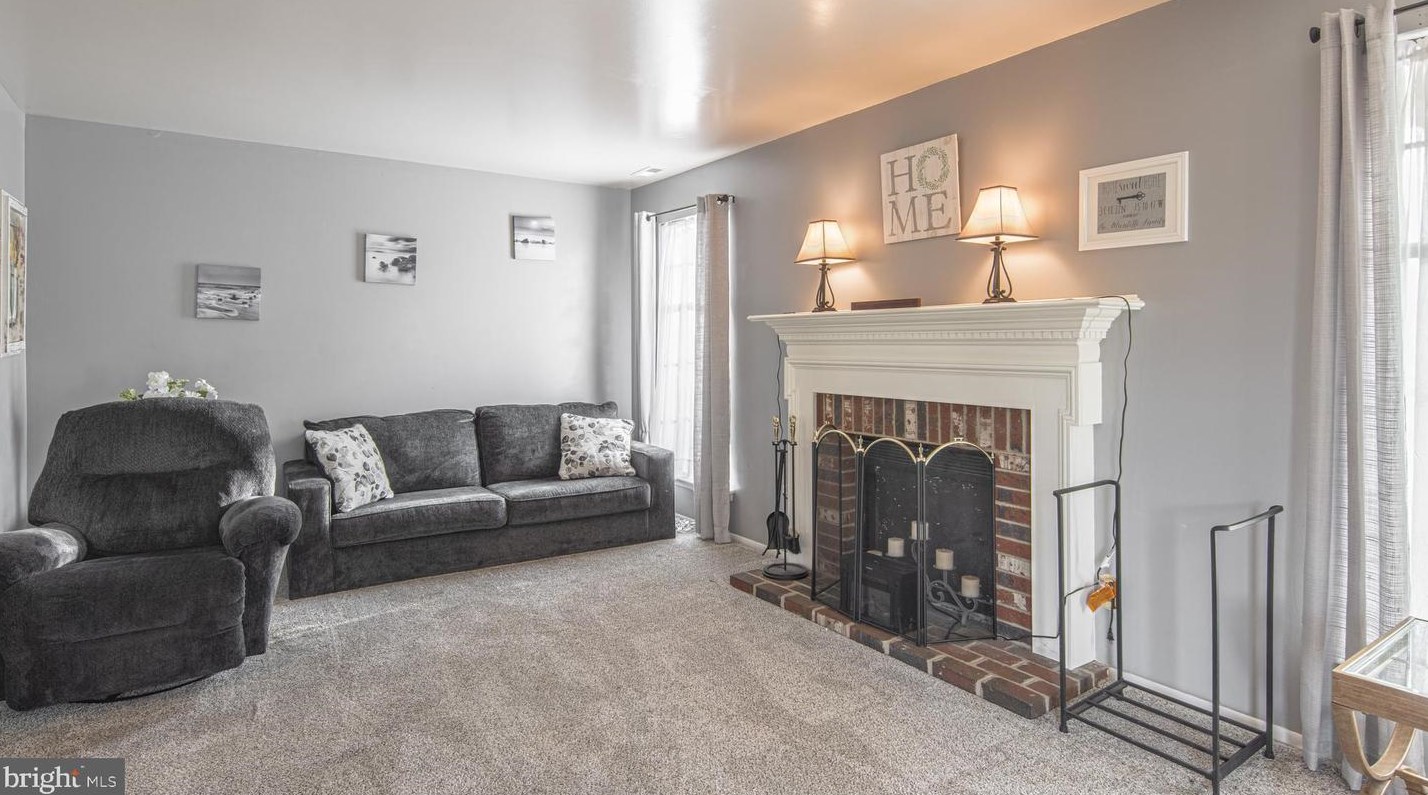 724 Garrison Ct, West Deptford, NJ 08051