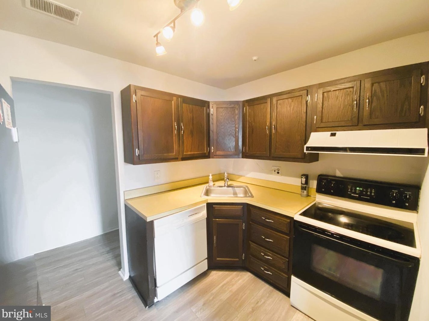 8 Francis Lee Bldg, Blenheim, NJ 08012