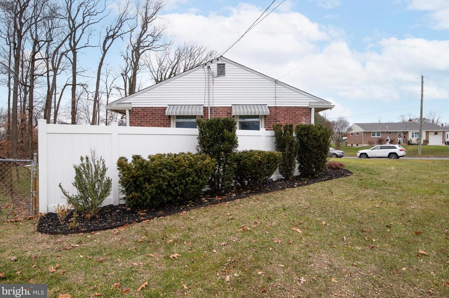 668 Sacramento Dr, West Deptford, NJ 08051