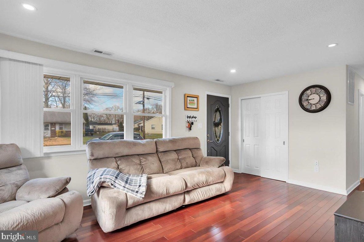 152 Riggins Blvd, West Deptford, NJ 08096