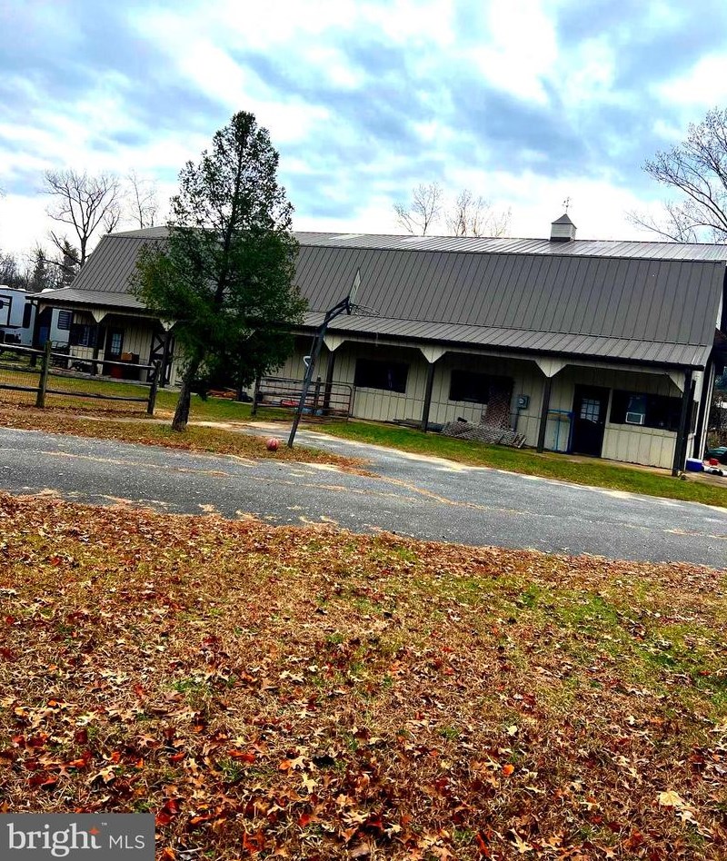 76 Tomlin Station Rd, Mickleton, NJ 08056-1428