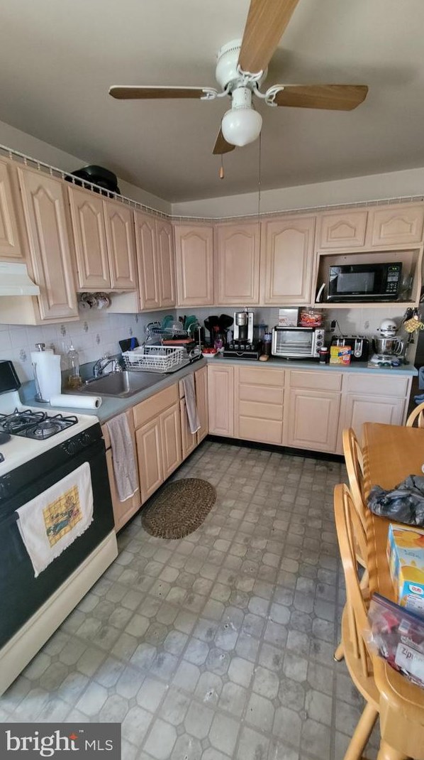 205 Lincoln Ave, West Deptford NJ 08066-2214 exterior