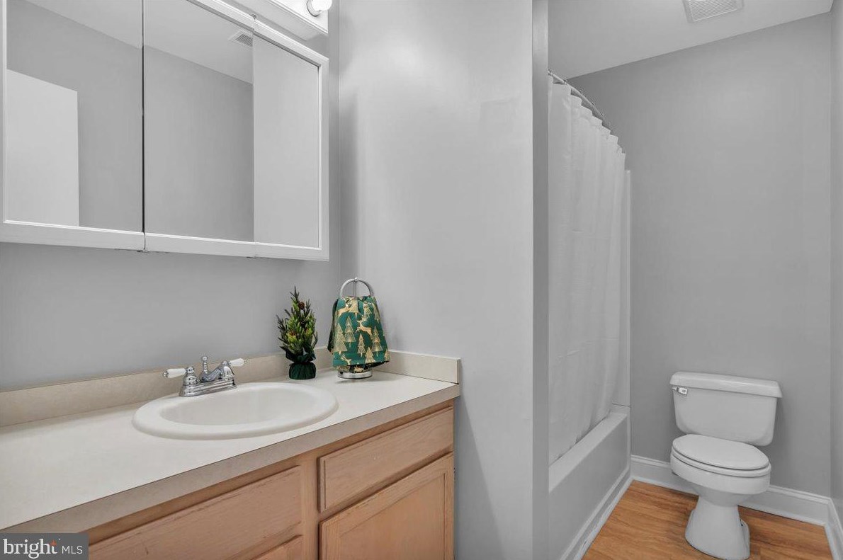 11 Morgan Dr, Clayton NJ  08312-2441 exterior