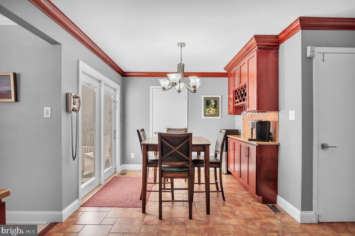 11 Morgan Dr, Clayton NJ  08312-2441 exterior