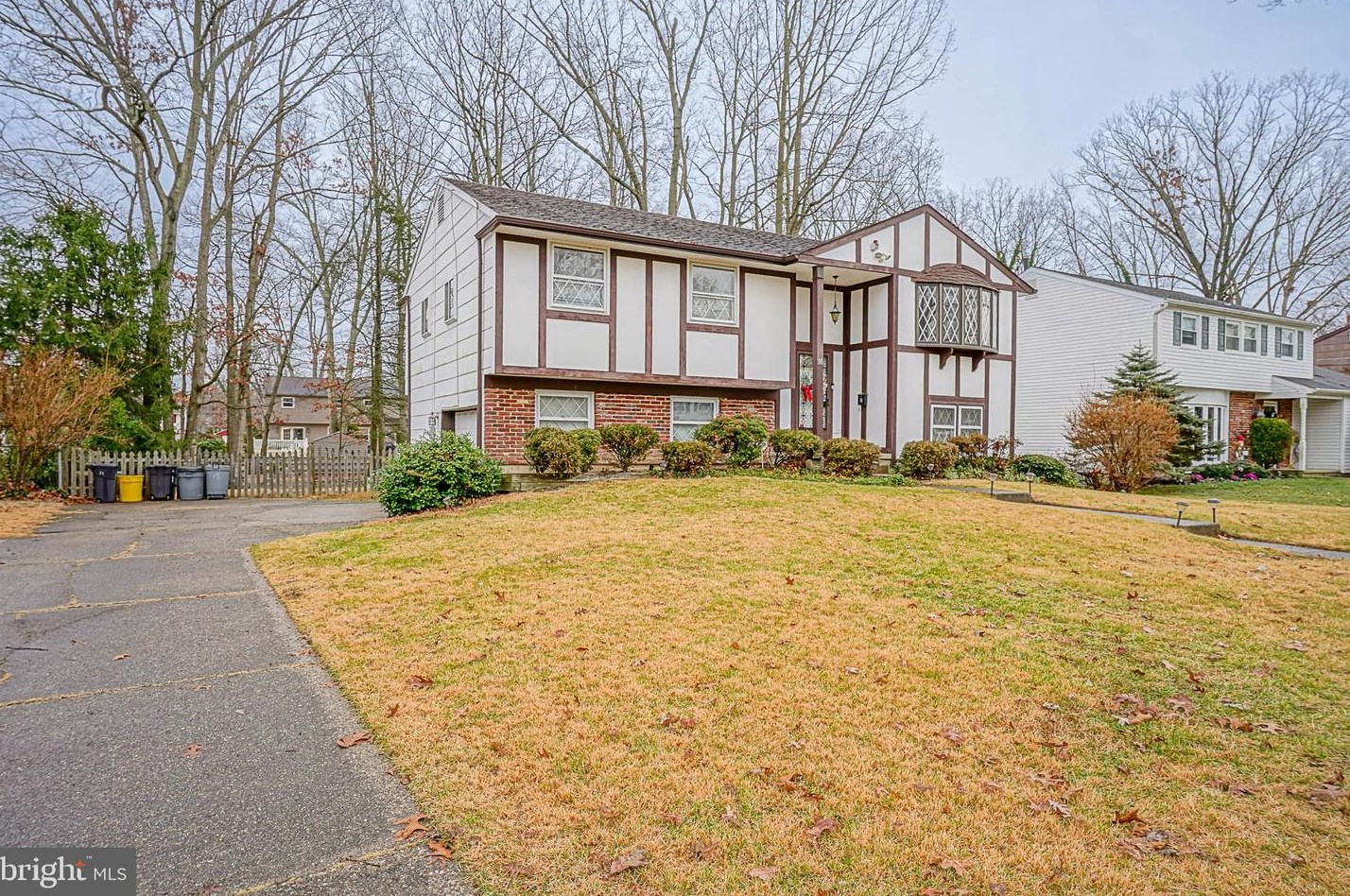 31 White Birch Rd, Blenheim, NJ 08012