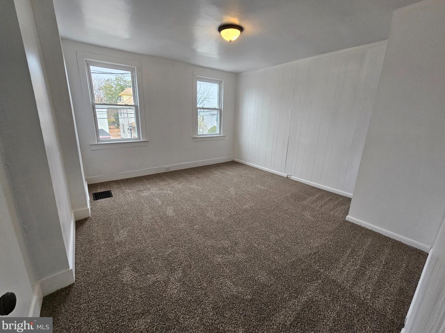 221 Broadway, West Deptford NJ  08093-1151 exterior