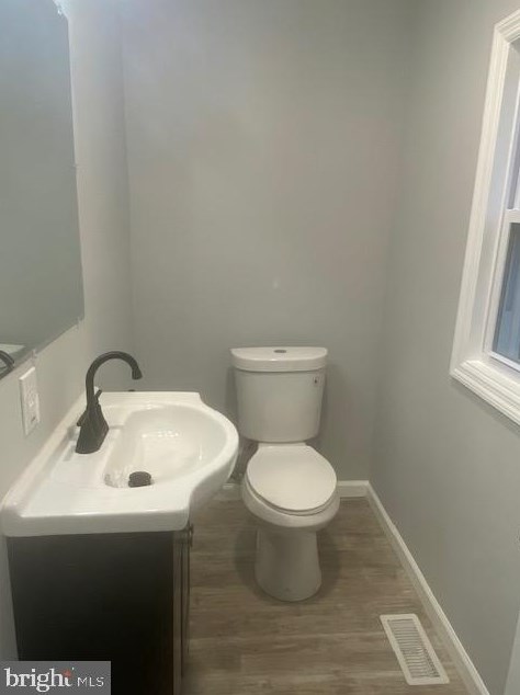 347 Elk Rd, Aura NJ 08343-2704 exterior