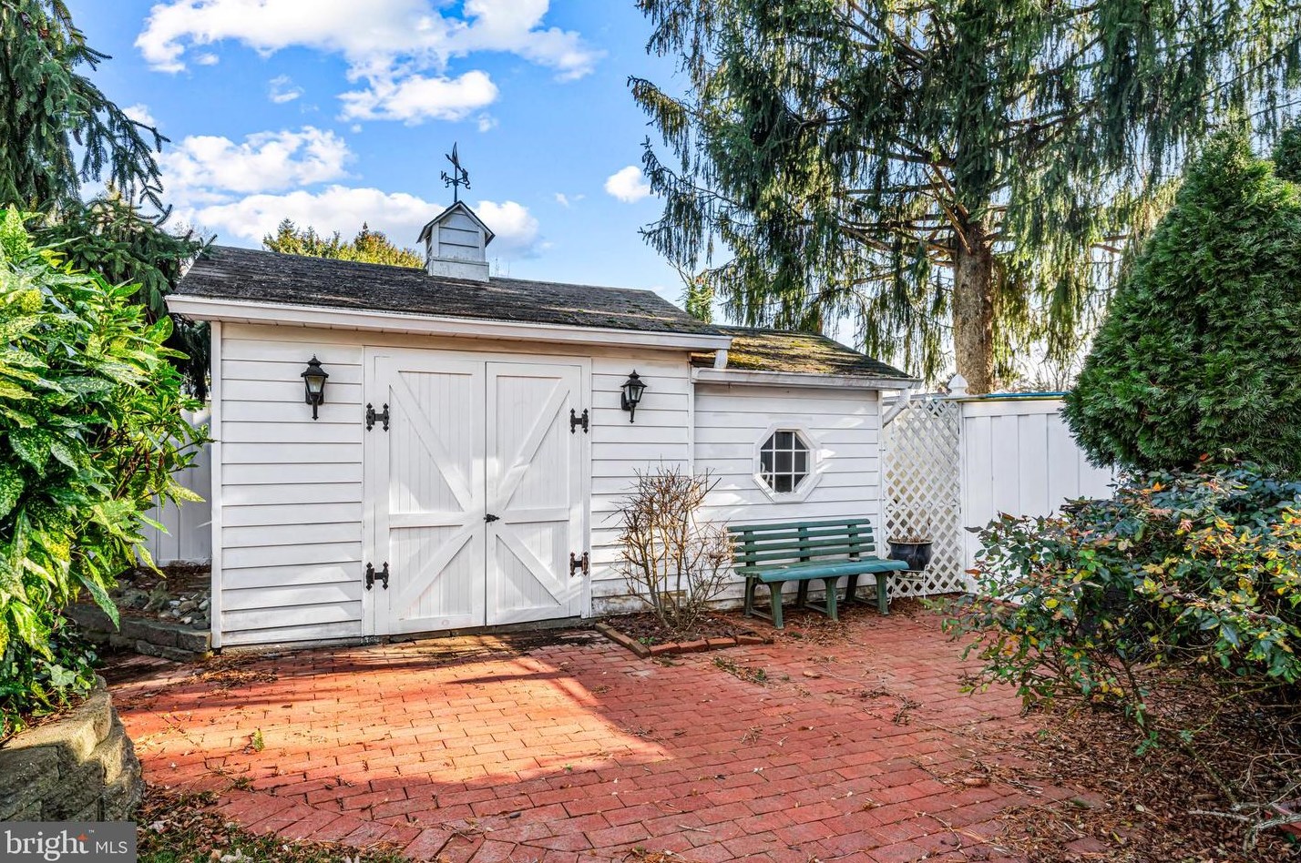 416 University Blvd, Aura NJ  08028-1548 exterior