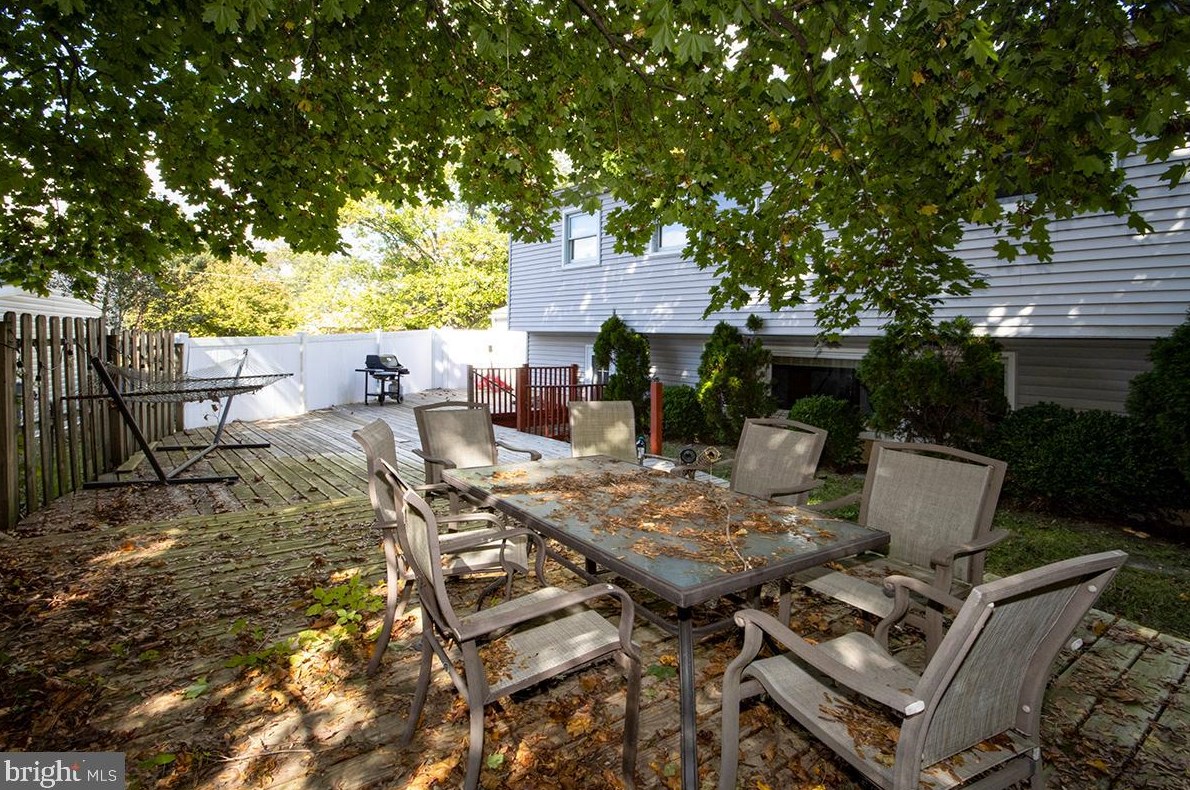 618 Whitman St, Aura NJ  08028-1632 exterior