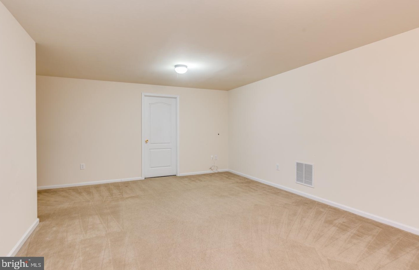 27 June Ann Dr, Clayton NJ  08312-2428 exterior