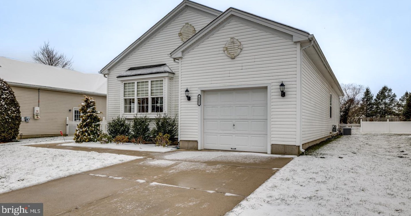 27 June Ann Dr, Clayton, NJ 08312