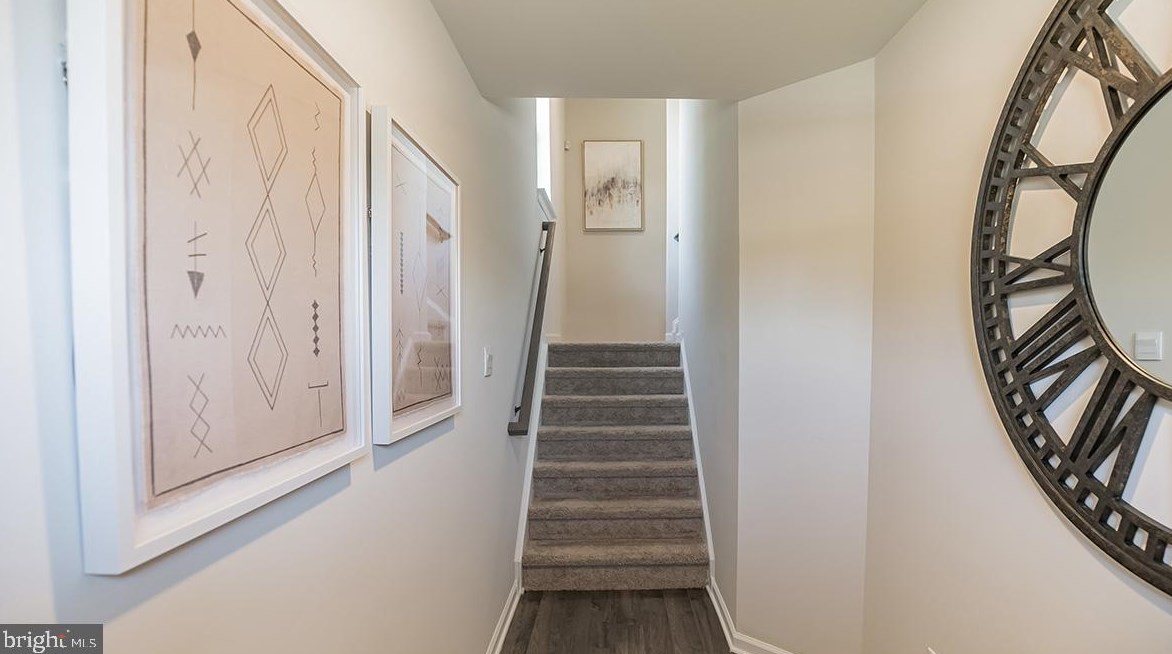 535 Palace Dr, Aura NJ  08028 exterior