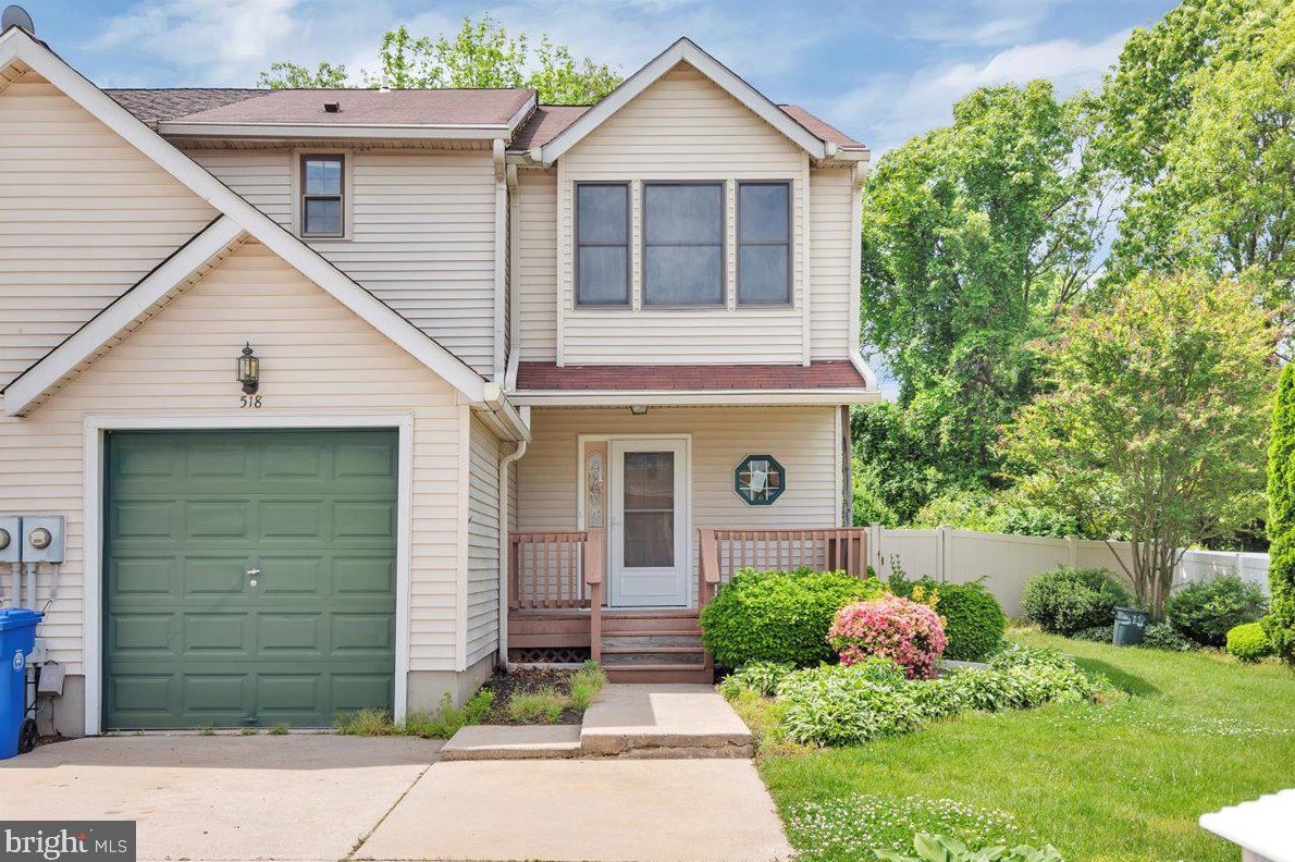 518 Demoss Ct, Aura, NJ 08028