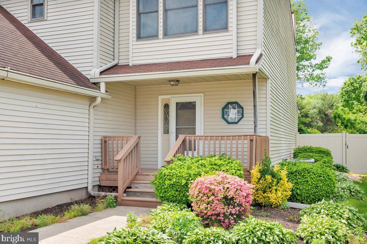 518 Demoss Ct, Aura NJ  08028-3014 exterior