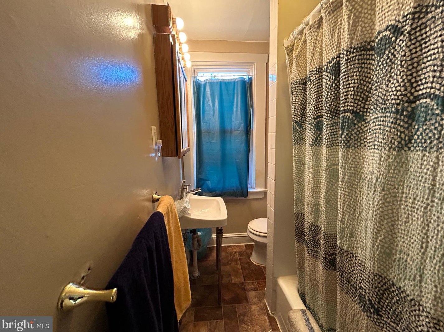 1013 Broadway, West Deptford NJ 08093-1448 exterior