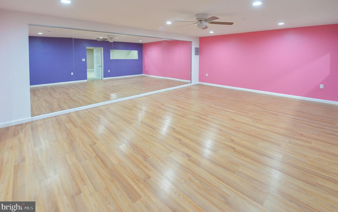 246 Sickle Ln, West Deptford NJ  08096-3746 exterior