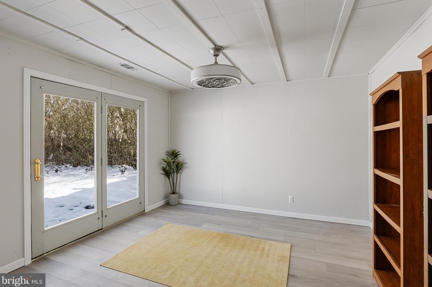 380 Montgomery Dr, West Deptford NJ  08051-1216 exterior