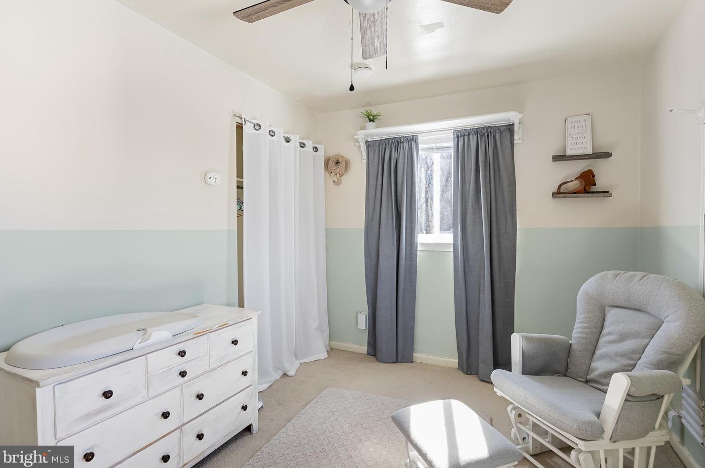 380 Montgomery Dr, West Deptford NJ  08051-1216 exterior