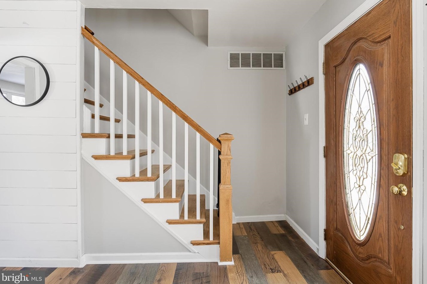 380 Montgomery Dr, West Deptford NJ  08051-1216 exterior