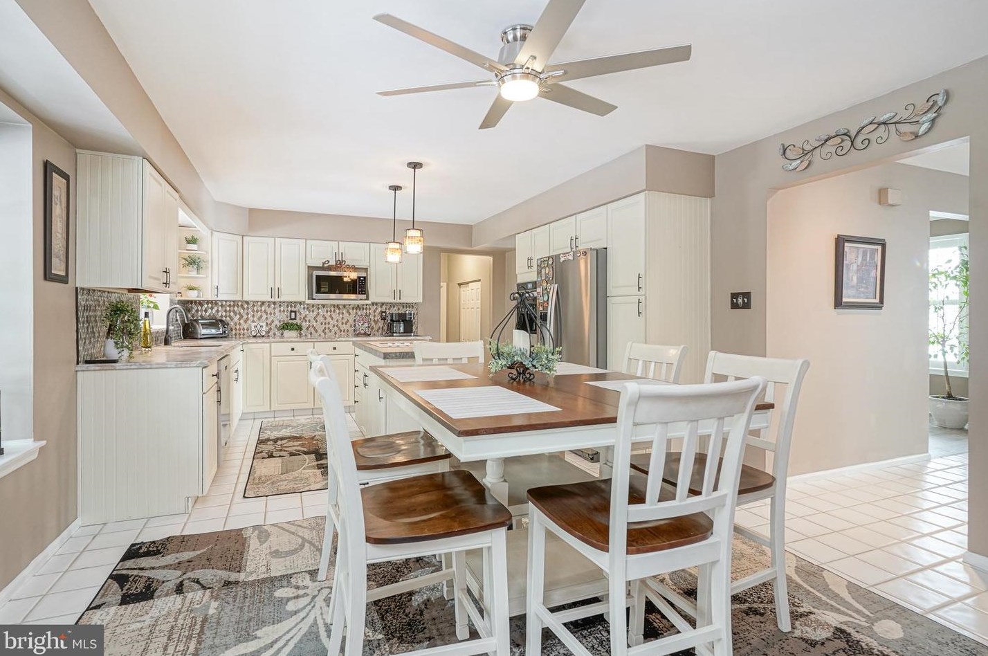 31 Dogwood Ave, Aura NJ  08028-2819 exterior