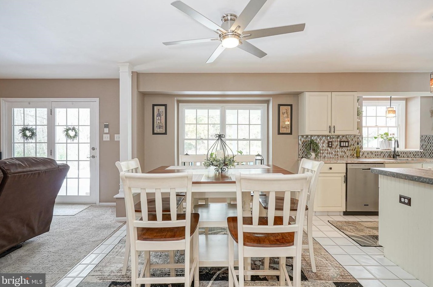 31 Dogwood Ave, Aura NJ  08028-2819 exterior