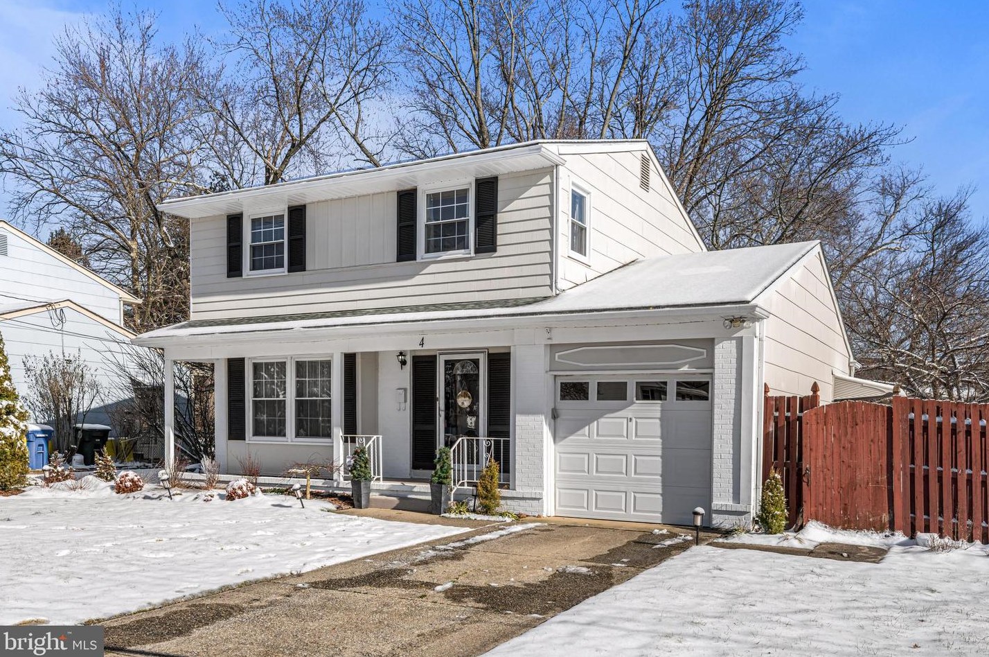 4 Fairmount Dr, Aura, NJ 08028-1306